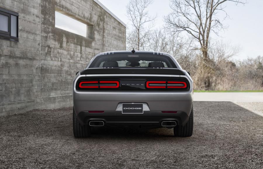  Dodge Challenger 392 Hemi Scat Pack Shaker 2015 года  (фото 13 из 51)